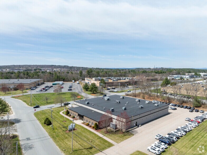 More Photos Of 14-16 Hampshire Dr, Hudson Office For Sale