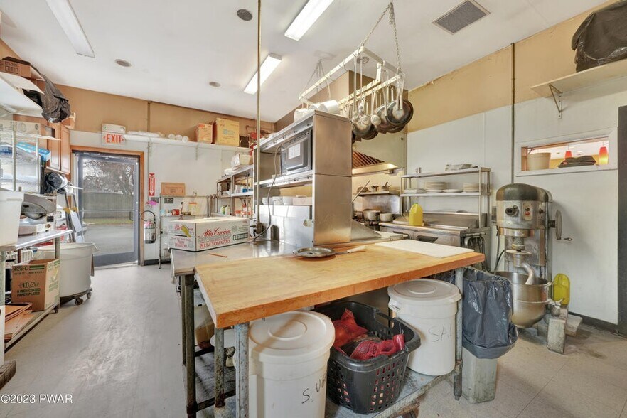 More Photos Of 302 Pennsylvania Ave, Matamoras Restaurant For Sale