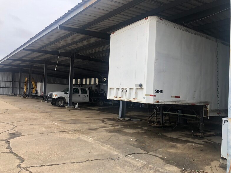 More Photos Of 3000 Main St, Baker Warehouse For Lease