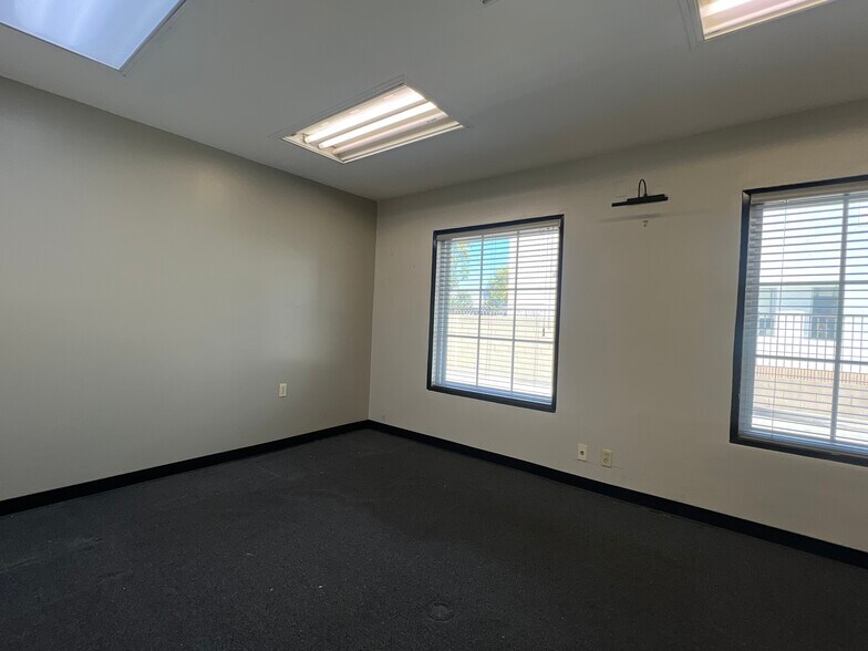 More Photos Of 1913 E 17th St, Santa Ana Office For Sale
