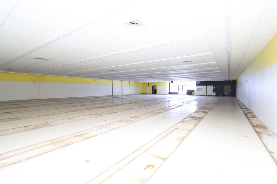 More Photos Of 215 Sandusky St, Plymouth General Retail For Sale