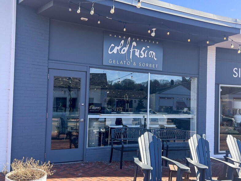 More Photos Of 160-184 Main St, Westport Storefront Retail Office For Lease