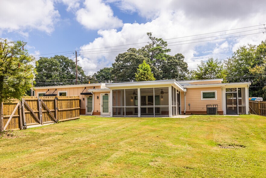 More Photos Of 1651 Pryor Rd SW, Atlanta Loft Creative Space For Sale