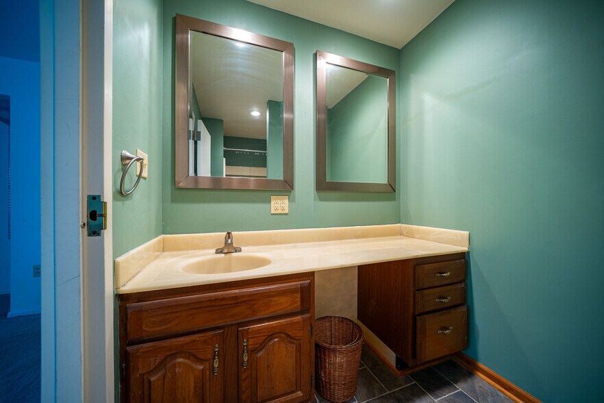 More Photos Of 2990 Bethel Rd, Columbus Funeral Home For Sale