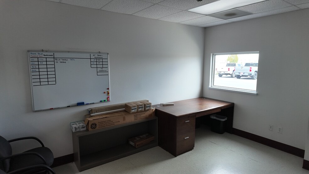 More Photos Of 8111 Keene Rd, West Richland Manufacturing For Sale