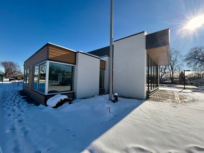 More Photos Of 310 Section Line Rd, Manteno General Retail For Lease