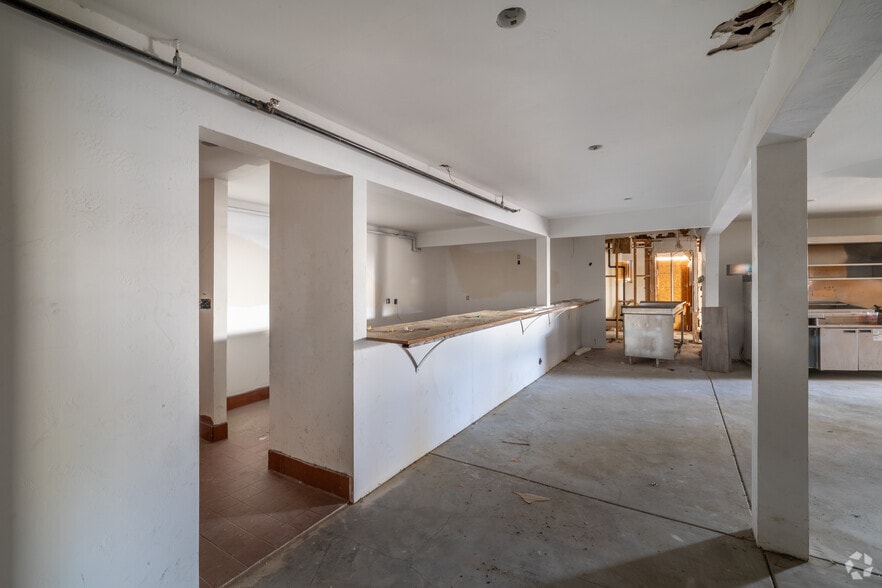 More Photos Of 2249 N Palm Canyon Dr, Palm Springs Hotel For Sale