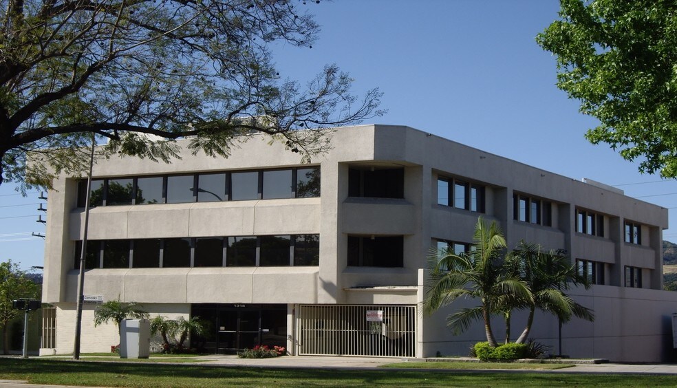 More Photos Of 1314 W Glenoaks Blvd, Glendale Loft Creative Space For Lease