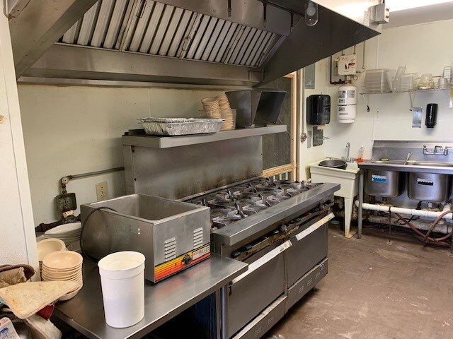 More Photos Of 203 Farrs Bridge Rd, Pickens General Retail For Sale