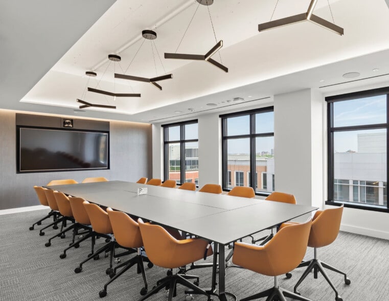 More Photos Of 225 Reinekers Ln, Alexandria Office For Sale