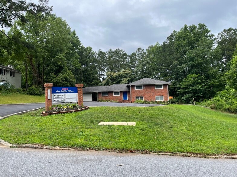 More Photos Of 2239 Scenic Dr, Snellville Office For Sale