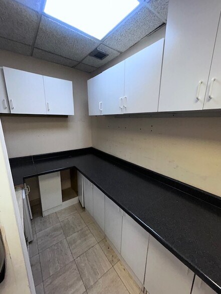 More Photos Of 900 W 49th St, Hialeah Medical For Lease