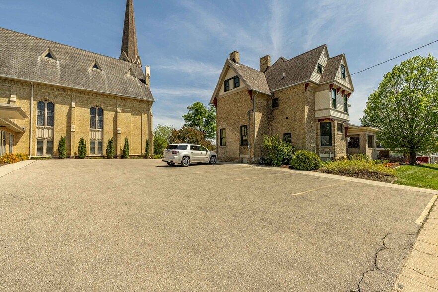 More Photos Of 1303 11th St, Monroe Storefront Retail Office For Lease