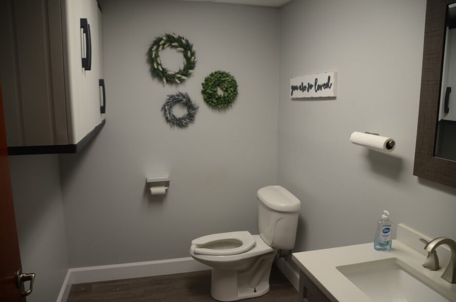 More Photos Of 2270 Pelham Rd S, Jacksonville Flex For Sale