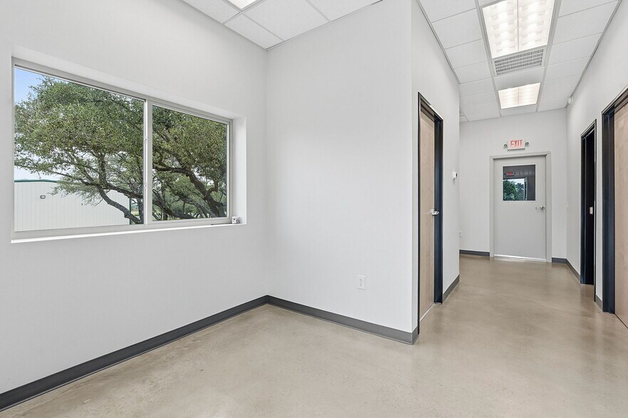 More Photos Of 7748 E US Highway 290, Johnson City Warehouse For Sale