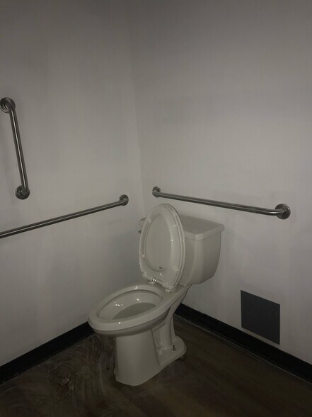 More Photos Of 295-299 Broadway, Paterson Medical For Lease