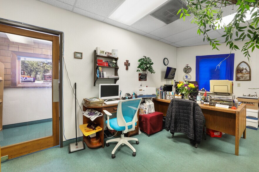 More Photos Of 807 Emerald Bay Rd, South Lake Tahoe Office For Sale