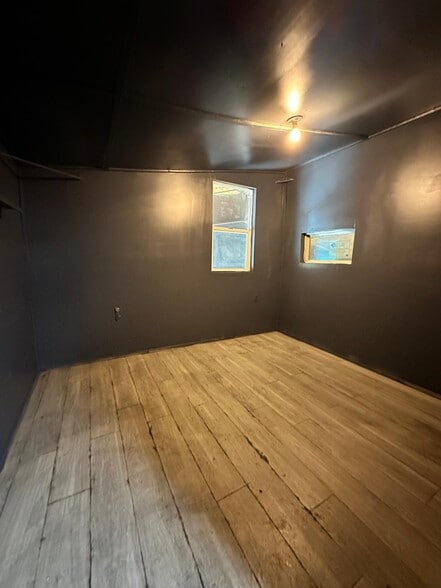 More Photos Of 10126 Jensen Dr, Houston Freestanding For Sale