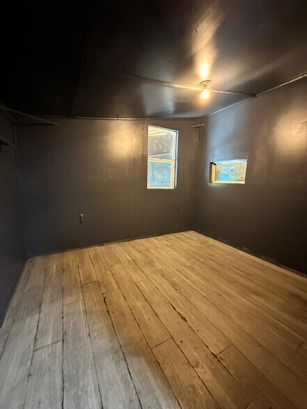 More Photos Of 10126 Jensen Dr, Houston Freestanding For Lease