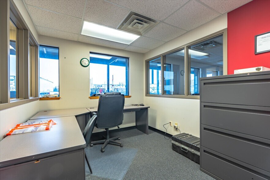 More Photos Of 424 Farwell Ave, South Saint Paul Truck Terminal For Sale