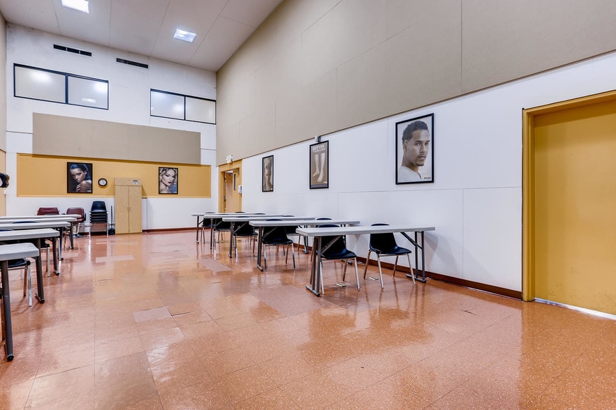 More Photos Of 16800 E Mississippi Ave, Aurora Freestanding For Sale