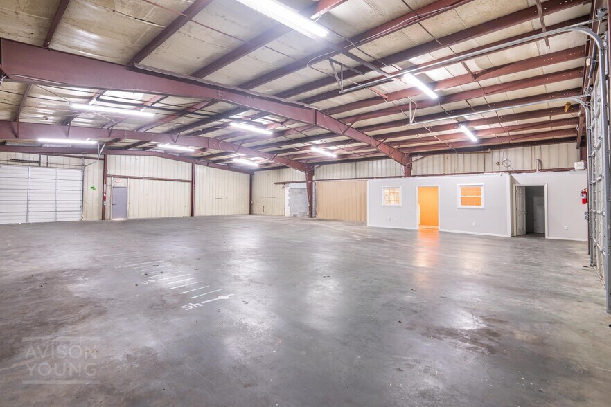 More Photos Of 401 E 1st North St, Summerville Manufacturing For Lease