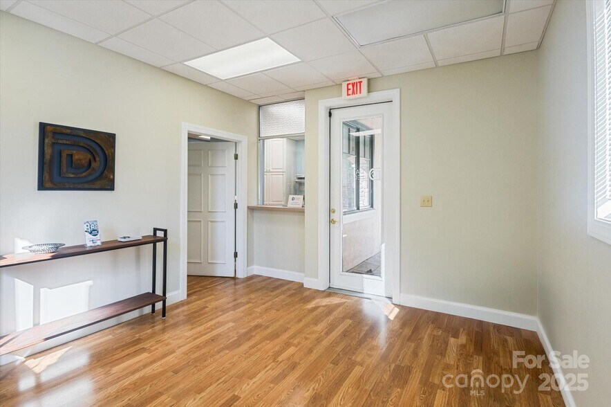 More Photos Of 5 Park Pl W, Brevard Medical For Sale