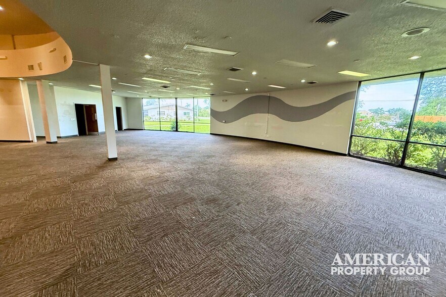More Photos Of 2209 75th St W, Bradenton Religious Facility For Lease