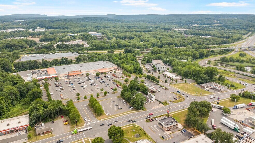 More Photos Of 1842 Meriden Waterbury Tpke, Southington Office For Sale