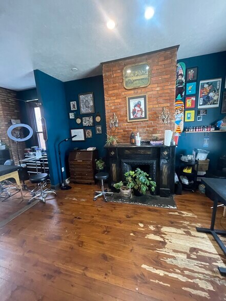 More Photos Of 5817 Ellsworth Ave, Pittsburgh Storefront Retail Office For Lease