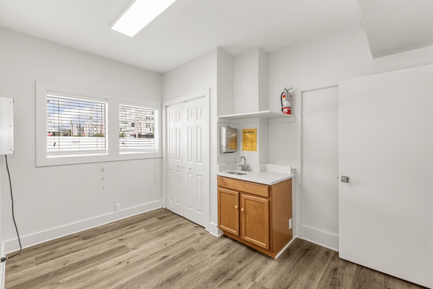 More Photos Of 138 E Gore St, Orlando Medical For Sale