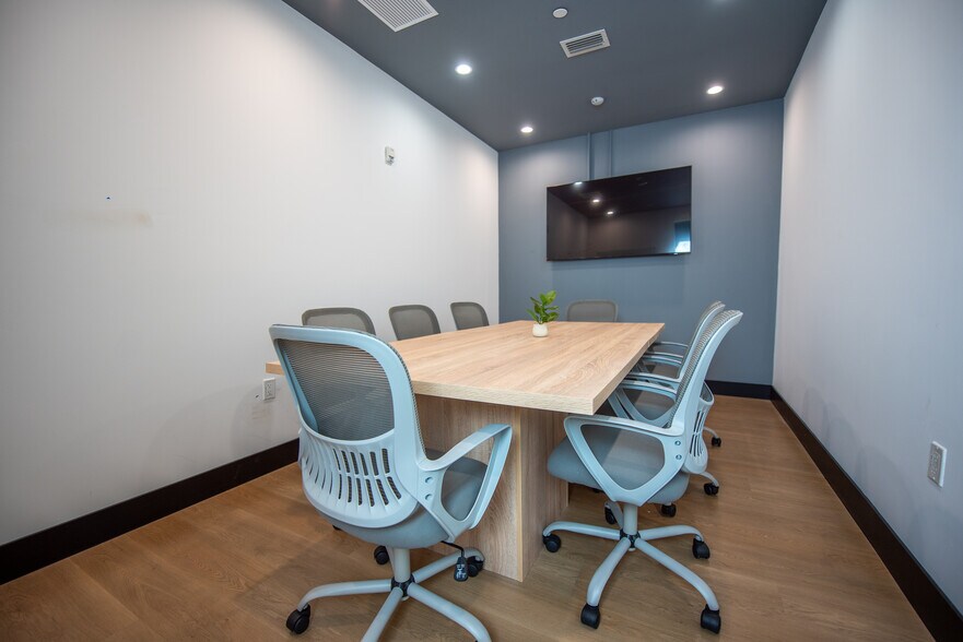 More Photos Of 1100 Brickell Bay Dr, Miami Office For Sale