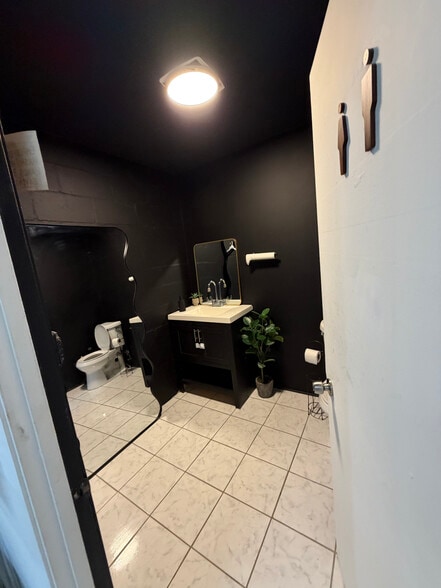More Photos Of 157 E 8th St, Jacksonville Storefront Retail Residential For Sale