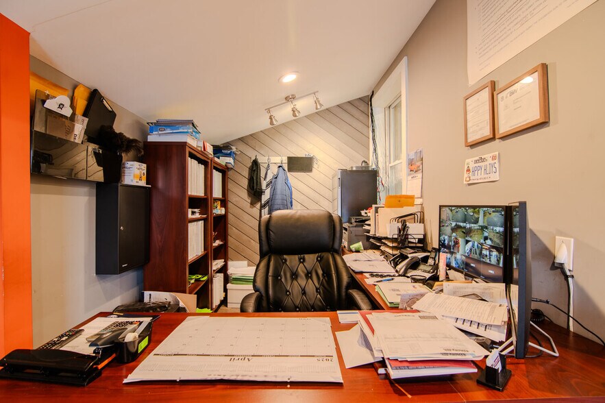 More Photos Of 960 Norwich Rd, Plainfield General Retail For Sale