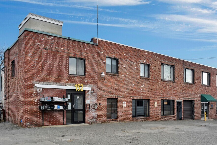 More Photos Of 152 Commonwealth Ave, Concord Flex For Lease