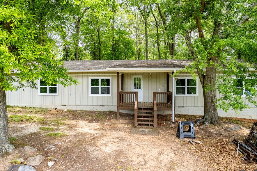 More Photos Of 11 Old Carrollton Rd, Newnan Apartments For Sale