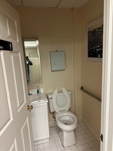 More Photos Of 4000 S 57th Ave, Lake Worth Unknown For Lease