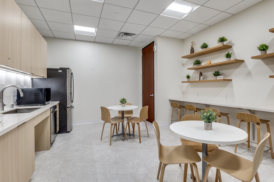 More Photos Of 5048 Tennyson Pky, Plano Office For Lease