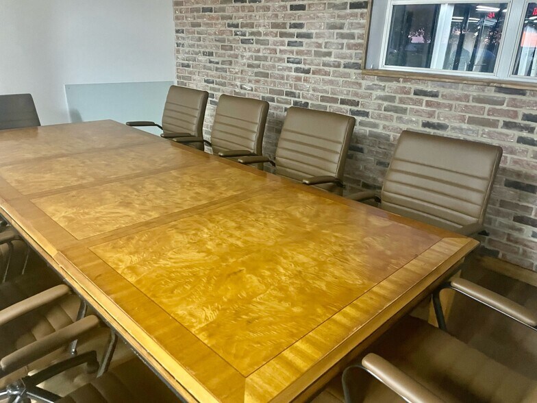 More Photos Of 343 N Bay St, Eustis Coworking Space