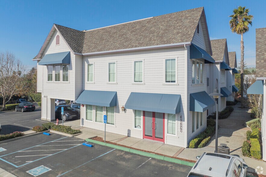 More Photos Of 43427-43433 Mission Blvd, Fremont Office For Lease