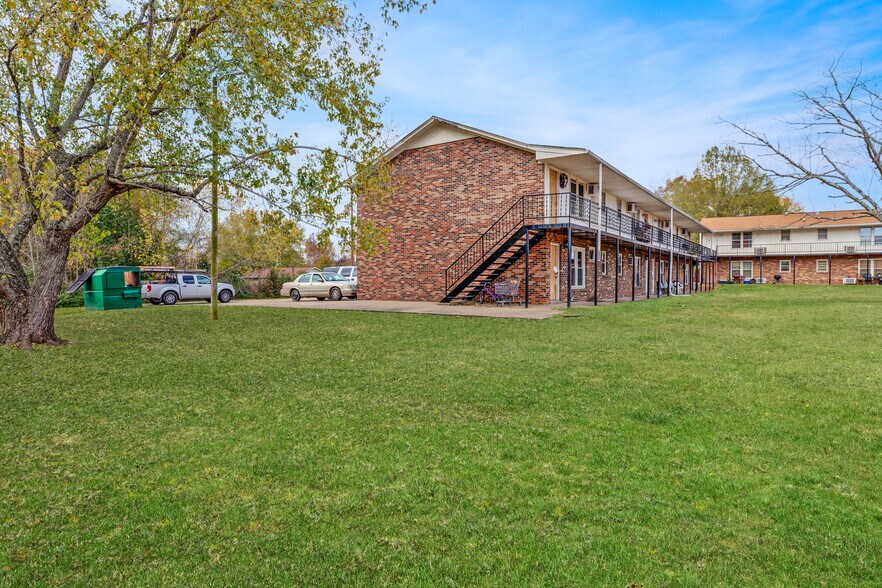 452 Ashe Ave, New Johnsonville, TN 37134 Apartments For Sale