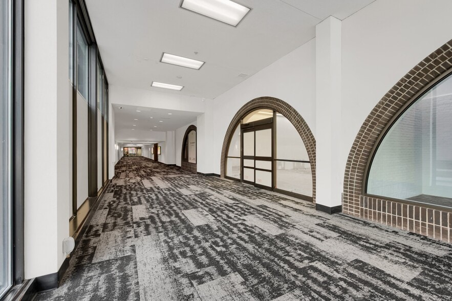 More Photos Of 815 Nicollet Mall, Minneapolis Freestanding For Sale