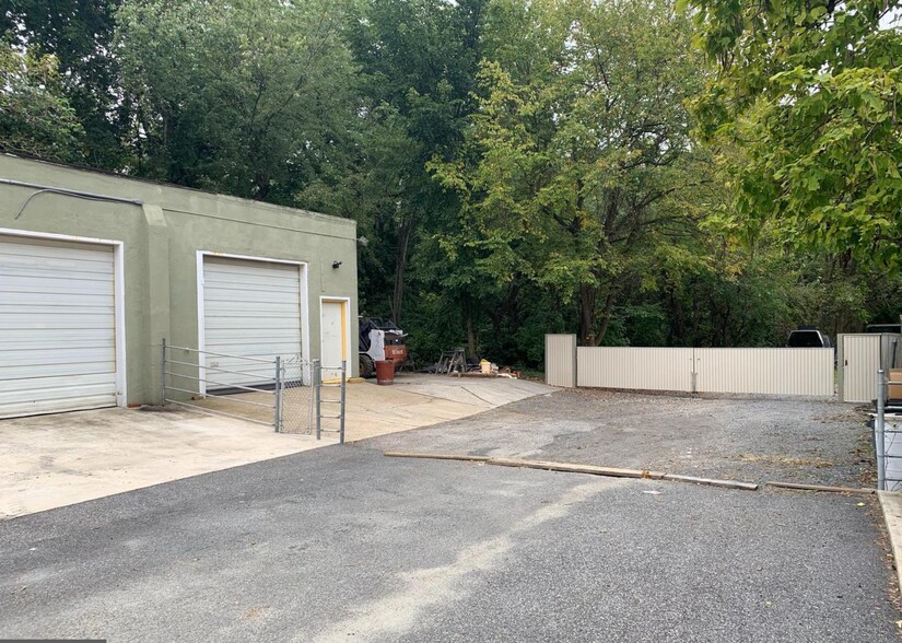 More Photos Of 2712 Sparrows Point Rd, Baltimore Light Manufacturing For Sale