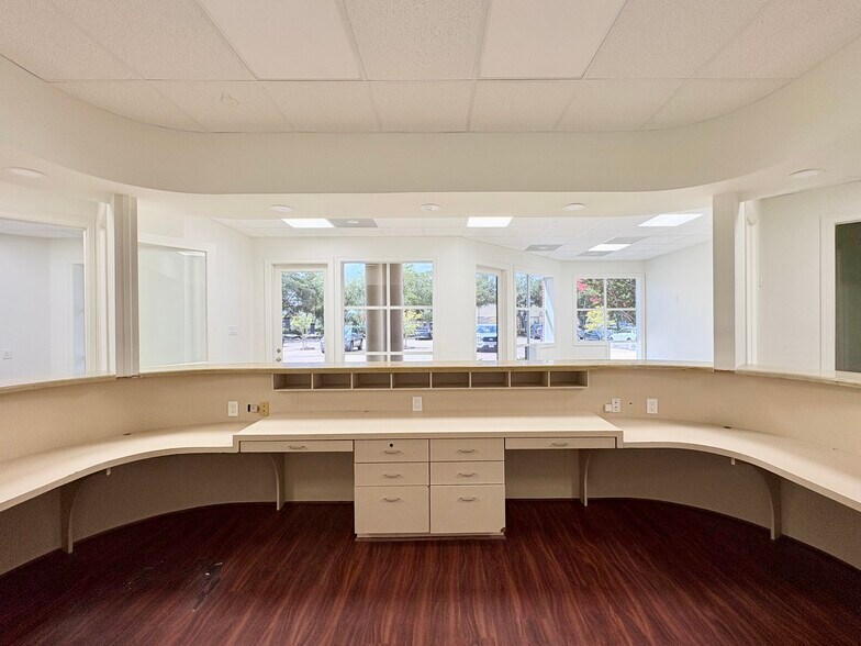 More Photos Of 3425 Hwy 6, Sugar Land Medical For Lease