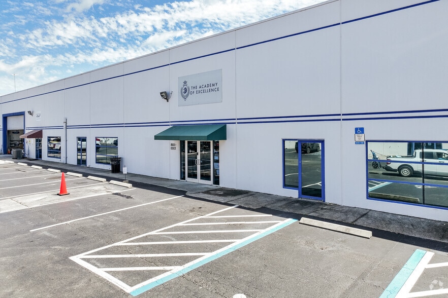 More Photos Of 6600 Youngerman Cir, Jacksonville Unknown For Lease