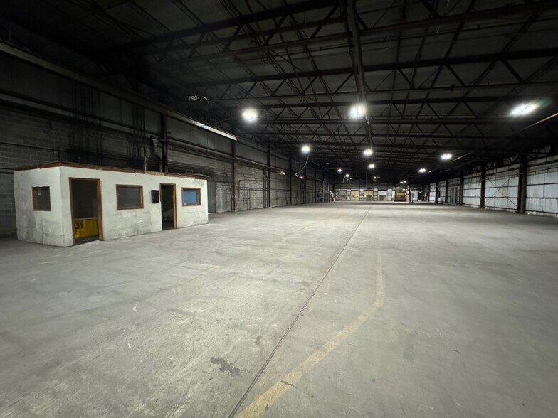 More Photos Of 1025 Winchester Ave, Kansas City Warehouse For Lease