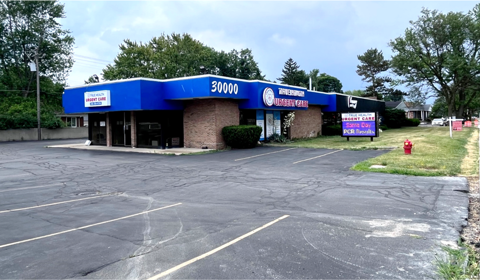More Photos Of 30000 Orchard Lake Rd, Farmington Medical For Lease