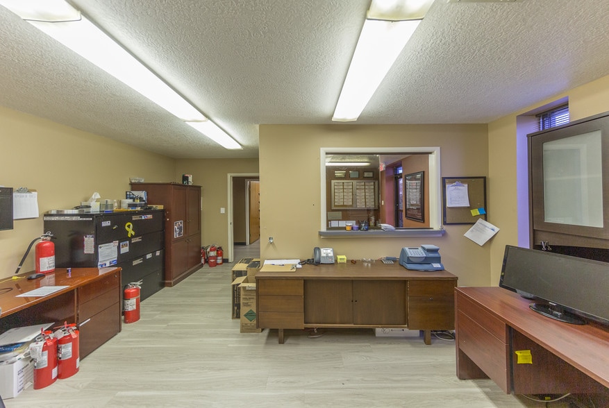 More Photos Of 1103 Center St, Pasadena Warehouse For Sale