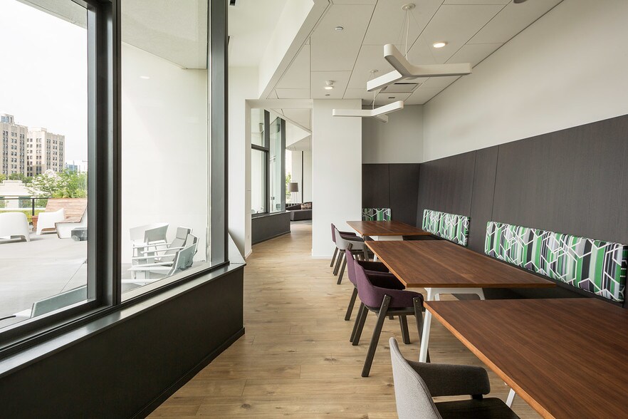 More Photos Of 5113 S Harper Ave, Chicago Coworking Space