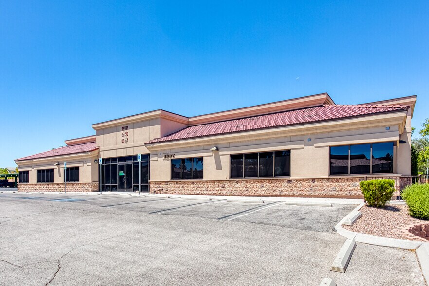 More Photos Of 1587 E Windmill Ln, Las Vegas Office For Sale